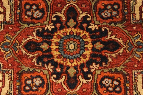 Serapi Beige Hand Knotted 25 X 40 Area Rug 250-29062 Image 2