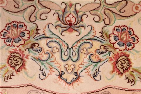 Tabriz Beige Round Hand Knotted 69 X 69 Area Rug 254-29100 Image 4