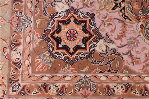 Tabriz Green Hand Knotted 68 X 104 Area Rug 254-29109 Image 4