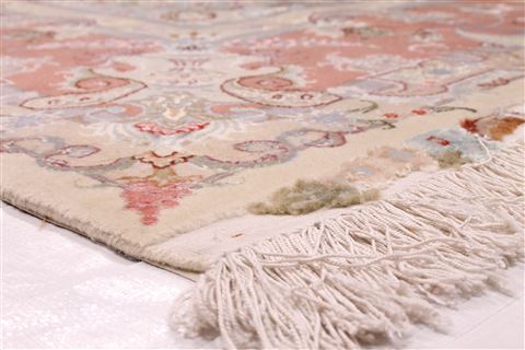 Tabriz Purple Hand Knotted 66 X 100 Area Rug 254-29123 Image 5