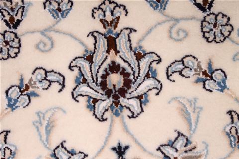 Nain Blue Hand Knotted 67 X 910 Area Rug 254-29127 Image 3