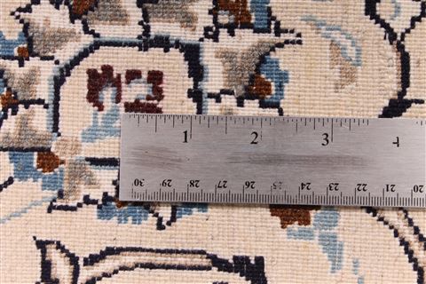 Nain Blue Hand Knotted 67 X 910 Area Rug 254-29127 Image 4