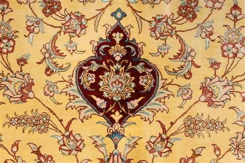 Qum Red Hand Knotted 67 X 100 Area Rug 254-29161 Image 2