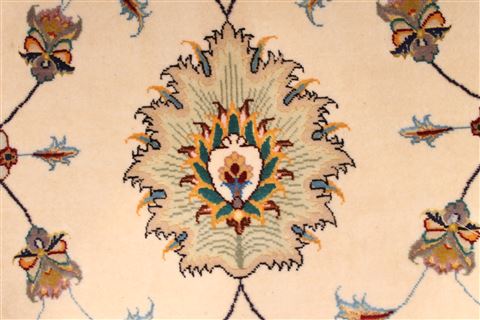 Tabriz Beige Hand Knotted 116 X 168 Area Rug 254-29173 Image 2