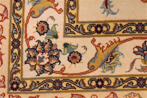 Tabriz Beige Hand Knotted 116 X 168 Area Rug 254-29173 Image 9