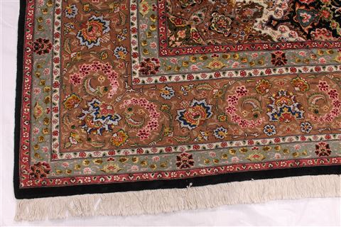 Tabriz Black Hand Knotted 98 X 130 Area Rug 254-29199 Image 5