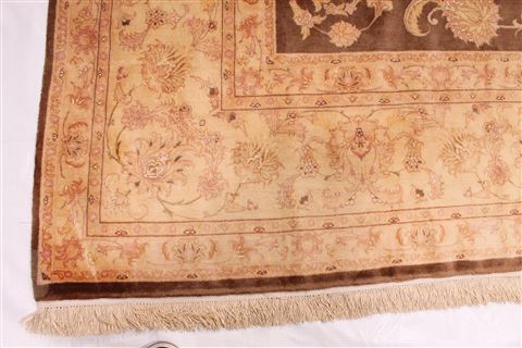 Tabriz Beige Hand Knotted 98 X 131 Area Rug 254-29213 Image 5