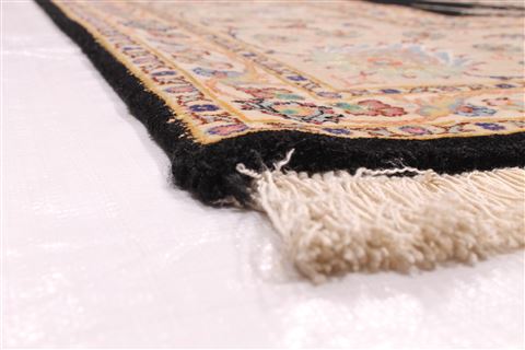 Tabriz Beige Hand Knotted 84 X 120 Area Rug 254-29221 Image 4