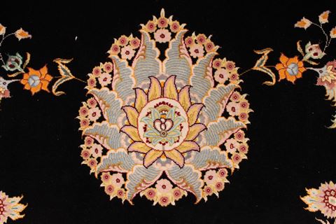 Tabriz Beige Hand Knotted 84 X 120 Area Rug 254-29221 Image 9