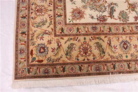 Tabriz Beige Hand Knotted 83 X 118 Area Rug 254-29224 Image 6