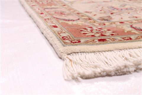 Tabriz Beige Hand Knotted 84 X 117 Area Rug 254-29225 Image 5