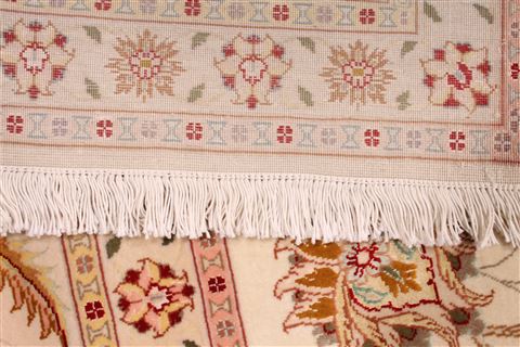 Tabriz Beige Hand Knotted 82 X 119 Area Rug 254-29228 Image 2