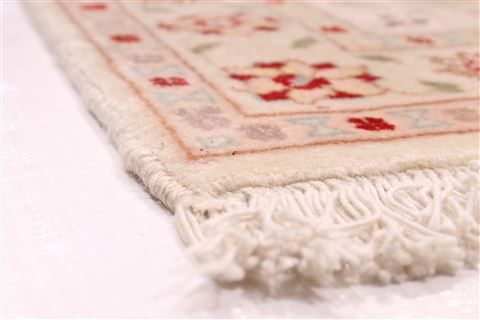 Tabriz Beige Hand Knotted 82 X 119 Area Rug 254-29228 Image 5