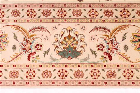 Tabriz Beige Hand Knotted 82 X 119 Area Rug 254-29228 Image 8