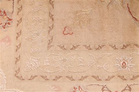Tabriz Beige Hand Knotted 84 X 124 Area Rug 254-29242 Image 1