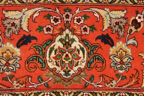 Tabriz Purple Hand Knotted 83 X 119 Area Rug 254-29245 Image 2
