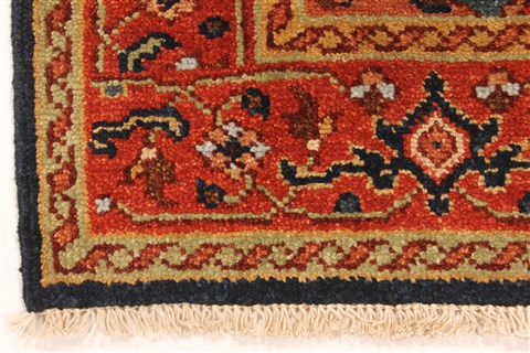 Serapi Beige Hand Knotted 27 X 42 Area Rug 250-29258 Image 5