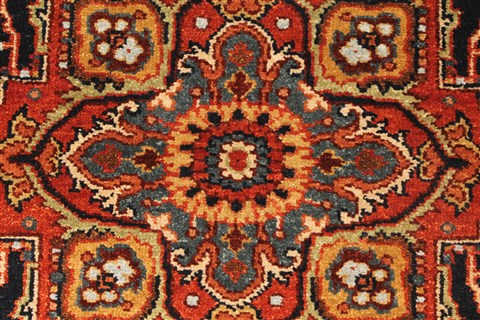 Serapi Beige Hand Knotted 27 X 42 Area Rug 250-29258 Image 6
