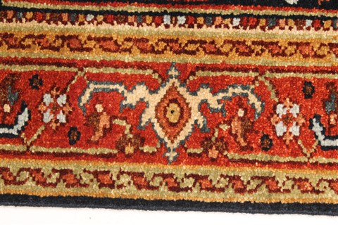 Serapi Beige Hand Knotted 27 X 42 Area Rug 250-29258 Image 7