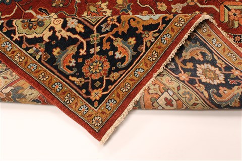 Serapi Red Hand Knotted 79 X 159 Area Rug 250-29271 Image 3