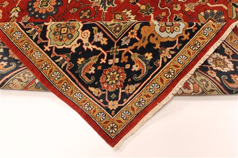 Serapi Red Hand Knotted 80 X 159 Area Rug 250-29272 Image 4