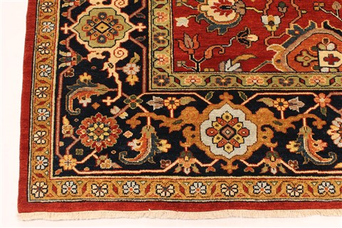 Serapi Red Hand Knotted 80 X 159 Area Rug 250-29272 Image 6