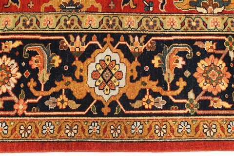 Serapi Red Hand Knotted 80 X 159 Area Rug 250-29272 Image 8
