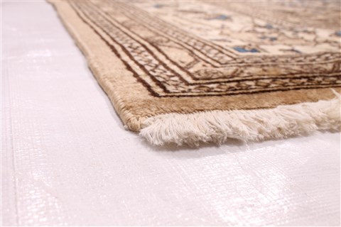 Kashan Beige Hand Knotted 91 X 1210 Area Rug 254-29312 Image 5