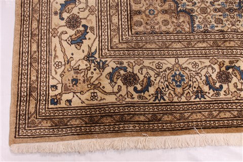 Kashan Beige Hand Knotted 91 X 1210 Area Rug 254-29312 Image 6