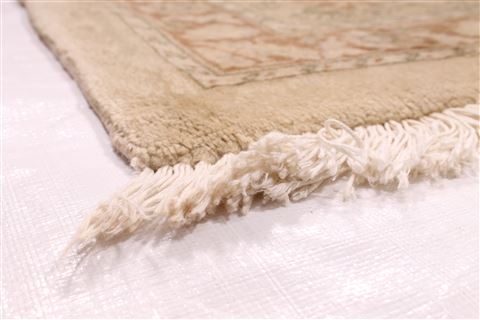 Tabriz Beige Hand Knotted 96 X 129 Area Rug 254-29316 Image 5