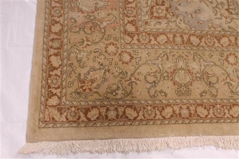 Tabriz Beige Hand Knotted 96 X 129 Area Rug 254-29316 Image 6