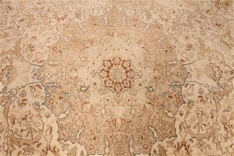 Tabriz Beige Hand Knotted 96 X 129 Area Rug 254-29316 Image 7