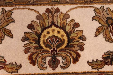 Mahal Beige Hand Knotted 81 X 101 Area Rug 254-29335 Image 5