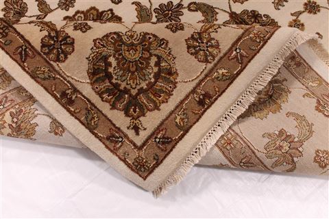 Mahal Beige Hand Knotted 81 X 101  Area Rug 254-29337 Image 3