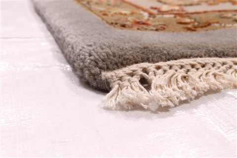 Mahal Beige Hand Knotted 80 X 101 Area Rug 254-29338 Image 5