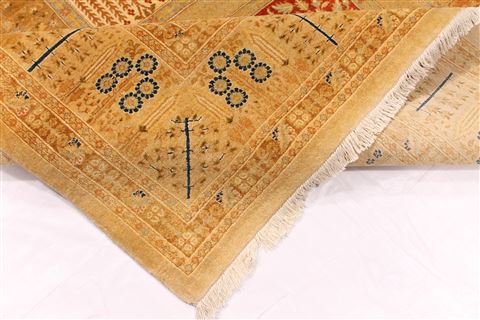 Bakhtiar Multicolor Hand Knotted 81 X 103 Area Rug 254-29339 Image 5