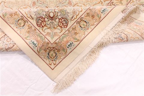 Tabriz Beige Hand Knotted 910 X 135 Area Rug 254-29342 Image 4