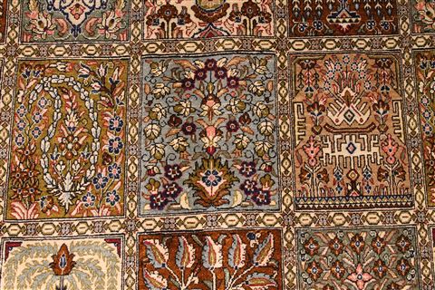Qum Green Hand Knotted 99 X 132 Area Rug 254-29367 Image 3