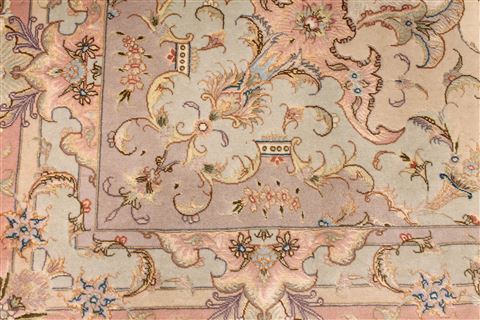 Tabriz Purple Hand Knotted 100 X 136 Area Rug 254-29372 Image 5