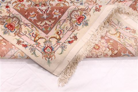 Tabriz Beige Hand Knotted 97 X 139 Area Rug 254-29376 Image 10
