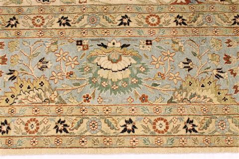 Agra Beige Hand Knotted 101 X 141 Area Rug 254-29383 Image 4