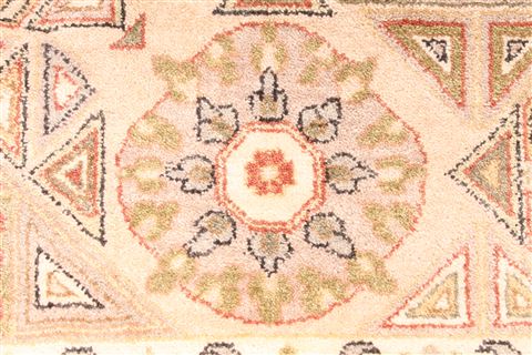 Pishavar Beige Hand Knotted 91 X 120 Area Rug 254-29455 Image 9