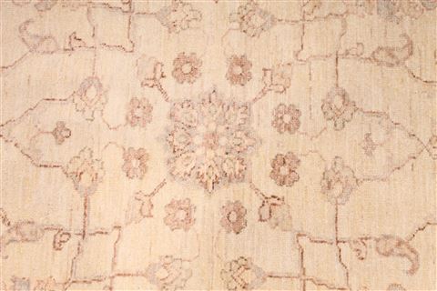 Pishavar Beige Round Hand Knotted 80 X 80 Area Rug 254-29464 Image 2