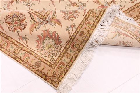 Tabriz Beige Hand Knotted 83 X 100 Area Rug 254-29471 Image 10