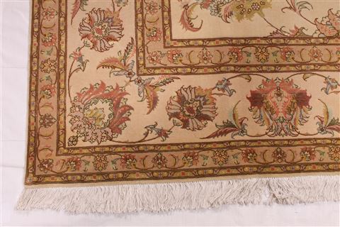 Tabriz Beige Hand Knotted 83 X 100 Area Rug 254-29471 Image 2
