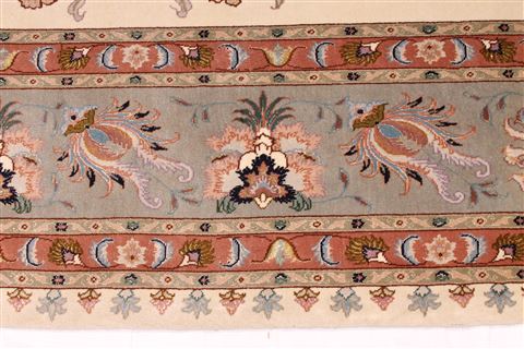 Tabriz Beige Hand Knotted 80 X 102 Area Rug 254-29476 Image 7