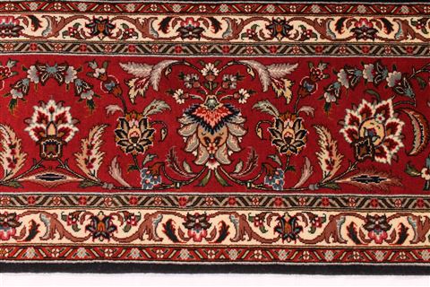 Tabriz Beige Hand Knotted 85 X 98 Area Rug 254-29484 Image 4