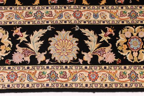 Tabriz Beige Hand Knotted 82 X 100 Area Rug 254-29485 Image 4