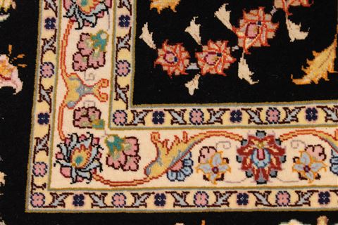 Tabriz Beige Hand Knotted 82 X 100 Area Rug 254-29485 Image 5