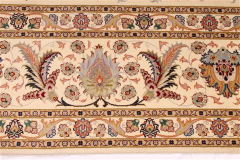 Tabriz Beige Hand Knotted 84 X 100 Area Rug 254-29490 Image 4